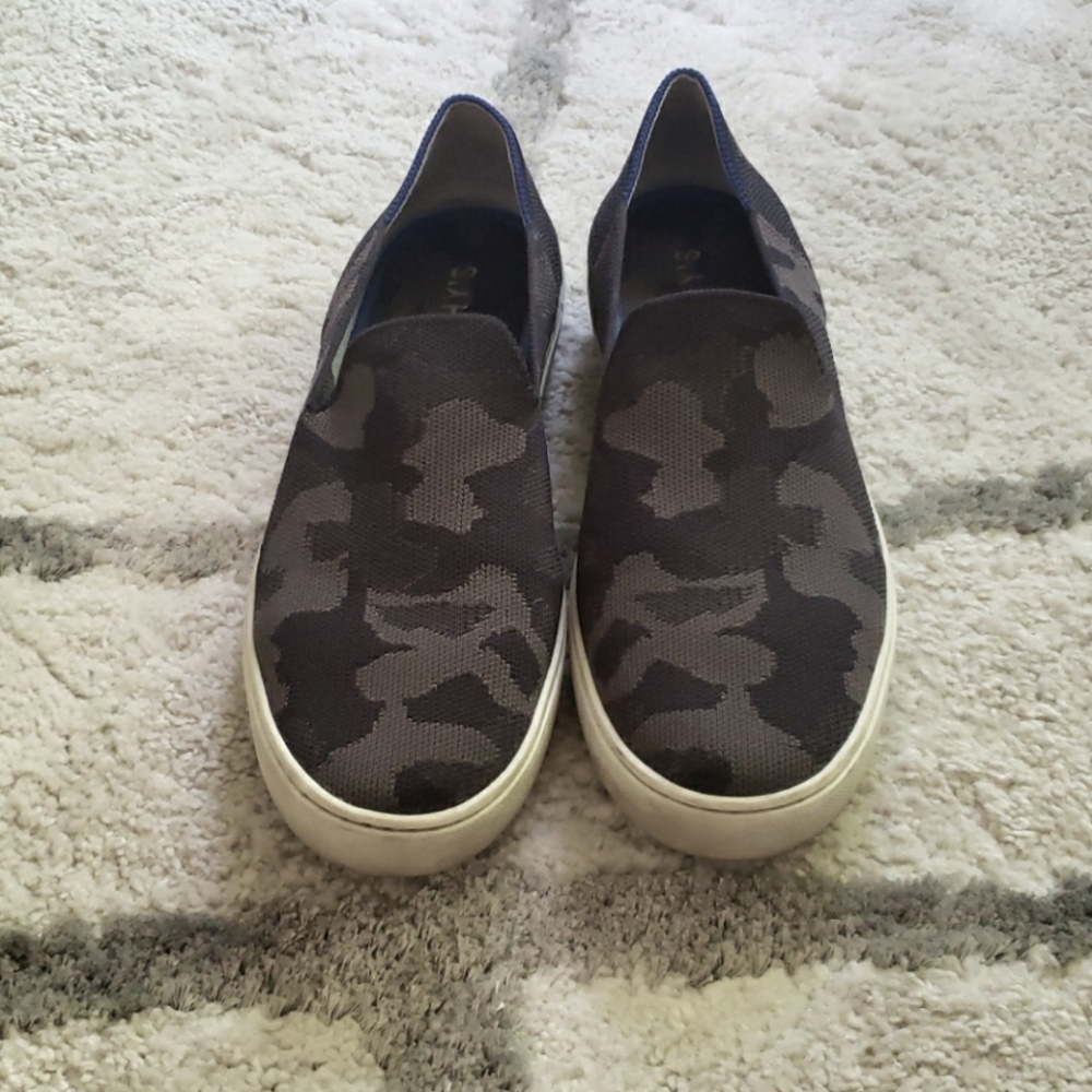 Rothy's Gray Cameo sneaker